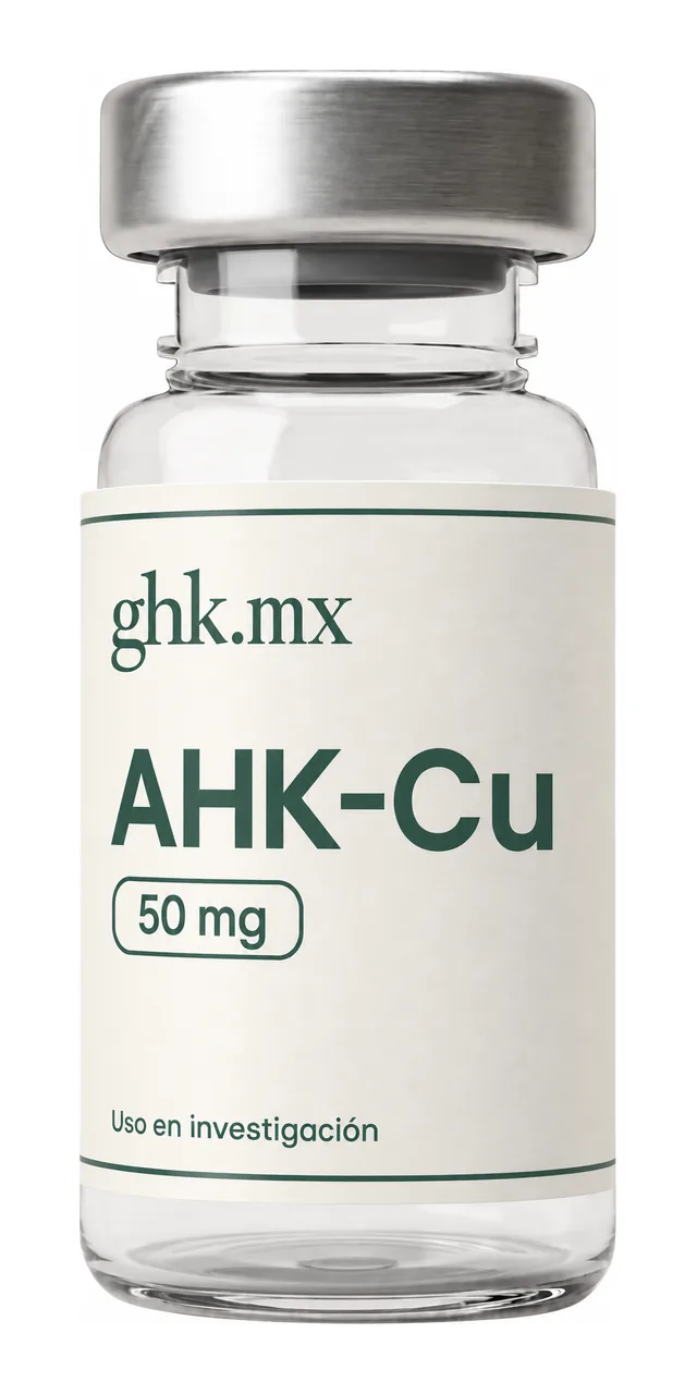 Vial de investigación AHK-Cu de 50 mg: vidrio transparente, tapa de aluminio y etiqueta marfil ghk.mx en verde salvia.